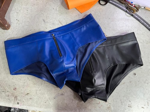 Une paire slips homme - une,