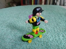 Sports Jeux City Life PLAYMOBIL 1 - Petit garçon planche à roulettes et cartable