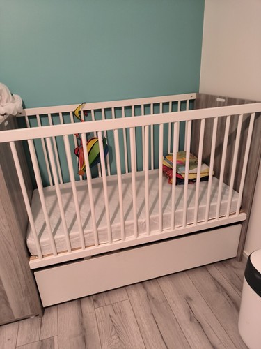 Lit bébé avec - lit, matelas