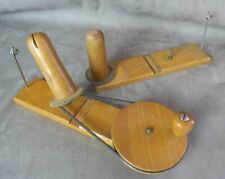 WOOL, wool ball reel. Wooden.