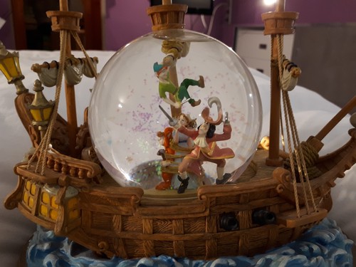 Snowglobe disney bateau - bateau, peter
