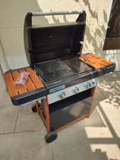 barbecue à gaz avec plancha