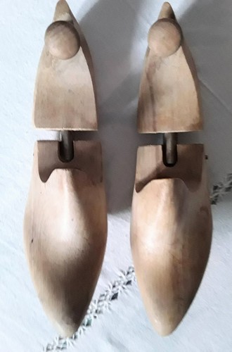 Anciens embauchoirs bois femme - bois,