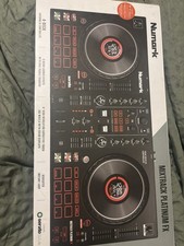 Numark Mixtrack Platinum FX