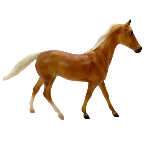 Breyer horse 932 - 932, thoroughbred