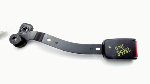 Attache ceinture avant droit
