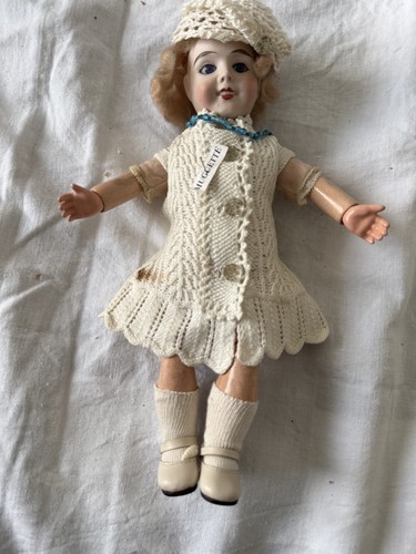 Poupée porcelaine ancienne - poupée,