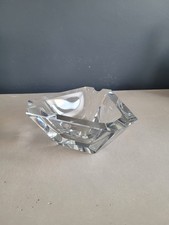 Grand cendrier triangulaire en cristal