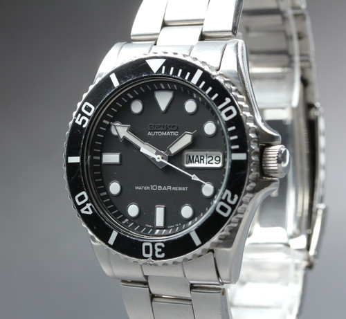 Presque comme neuve montre - [presque, neuve]