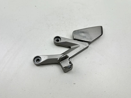 Platine repose pied gauche - platine,