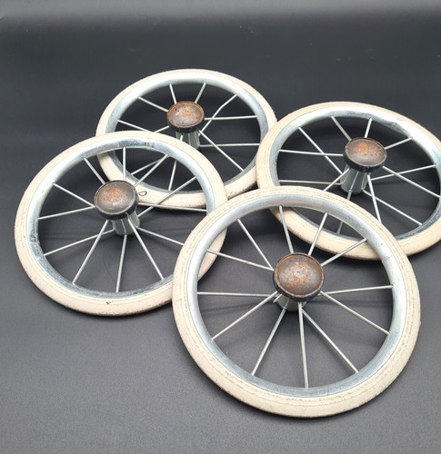 Roue ancienne poussette - ancienne,