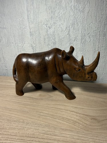 Figure rhinocéros bois - en,