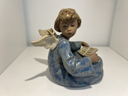 Figurine porcelaine de - figurine,