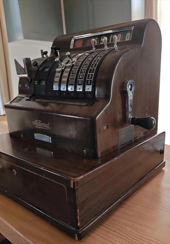 Caisse enregistreuse ancienne