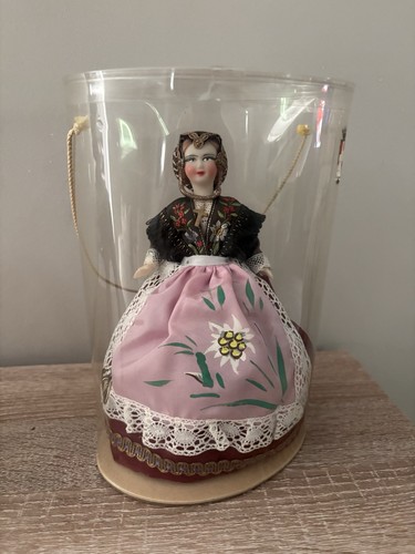 Poupée folklorique tissu - , jupe