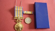 MEDAILLE SAPEUR-POMPIER / 25 ANS DE SERVICE + DIXMUDE