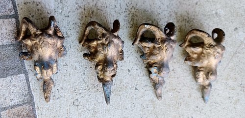 Ornements anciens têtes de - 4,