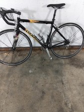 vend velo route GIANT Compact