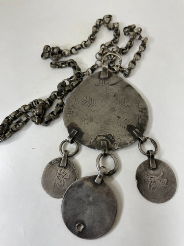 Bijoux ethniques anciens