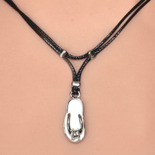 Collier pendentif tong blanc