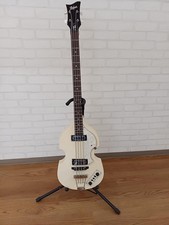 Guitare basse électrique