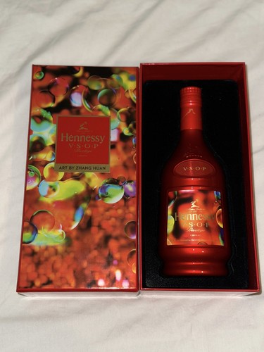Hennessy zhanh huan - huan,