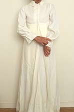 Robe blanche années 30 communion + robe de chambre + gants