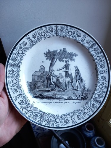 Assiette faience fine - assiette,