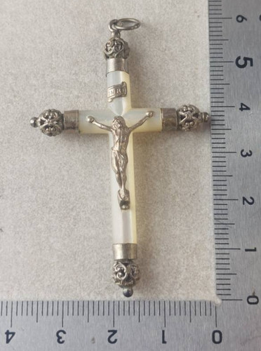 Ancien pendentif croix - /,