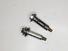 vis de roues avants de