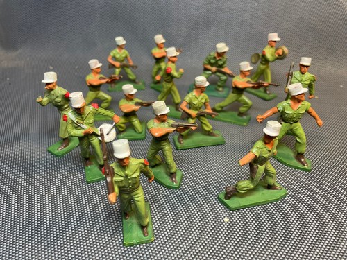 Lot figurines starlux - de,