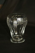 Verre ancien forme cloche à