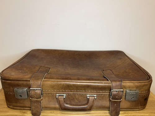 Belle valise ancienne - 🔴,
