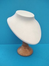 Joli présentoir à collier