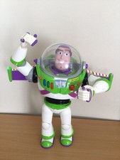 GRAND PERSONNAGE DISNEY PIXAR