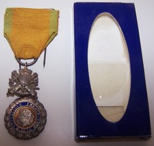 MEDAILLE MILITAIRE ANCIENNE