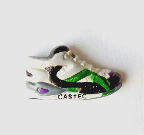 Pin chaussure basket - pin's,