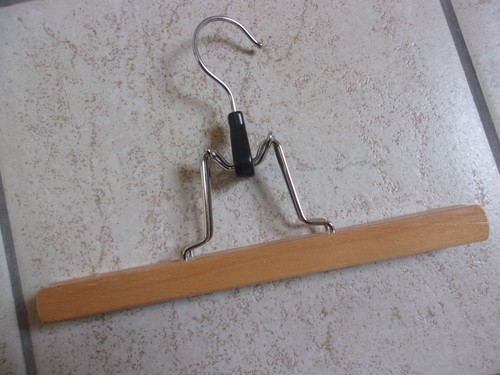 Cintre pince bois - pince, en