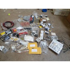 ELO/65472 Lot Divers Composants électroniques, émetteurs récepteurs optiques...