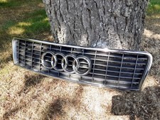 Calandre avec entourage chromé Audi A6, S6 2 phase 2, 4B3853651 de 2001