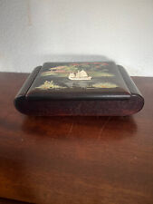 boite à bijoux laque et décor peint, jonque en relief, asie