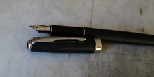 ELEGANT STYLO PLUME PARKER