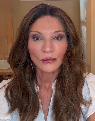Ellen wille stream topper - stream,