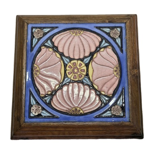 03i4 ancien dessous - dessous, de
