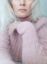 Knitted MOHAIR Sweater Large Vintage FUZZY FLUFFY SOFT Cable Knit U-Neck Pearls