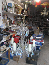 ++"547.4"  BEAU LUSTRE 5 FEUX  A PAMPILLES DE VERRE  "BIEN CHARGEE EN PAMPILLES"