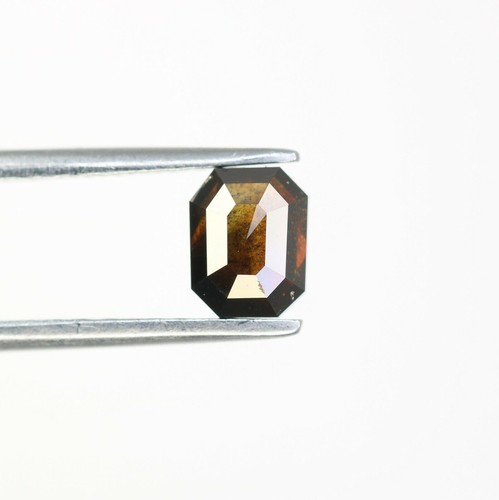 Diamant taillé émeraude brun