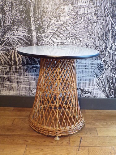 Table appoint - table,
