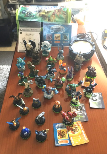 Lot figurines skylanders - lot,