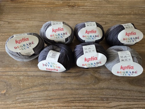 Lot pelotes de laine - de,